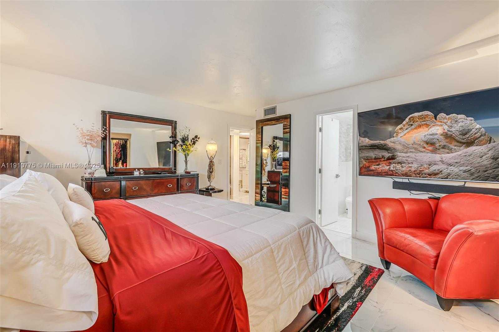 Small Image of 1820 SOUTH TREASURE DR #203D, North Bay Village Number 21