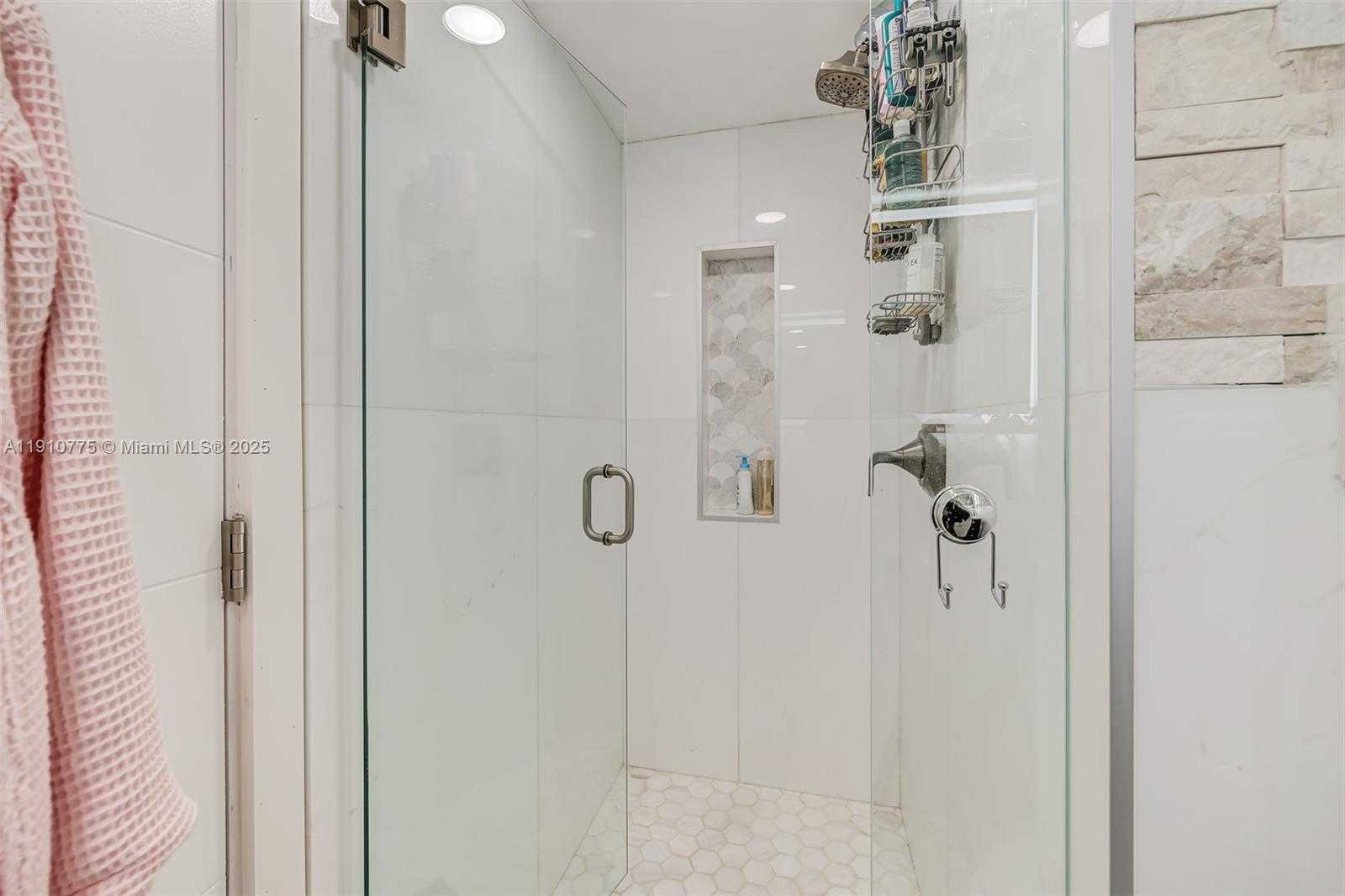 Small Image of 1820 SOUTH TREASURE DR #203D, North Bay Village Number 24