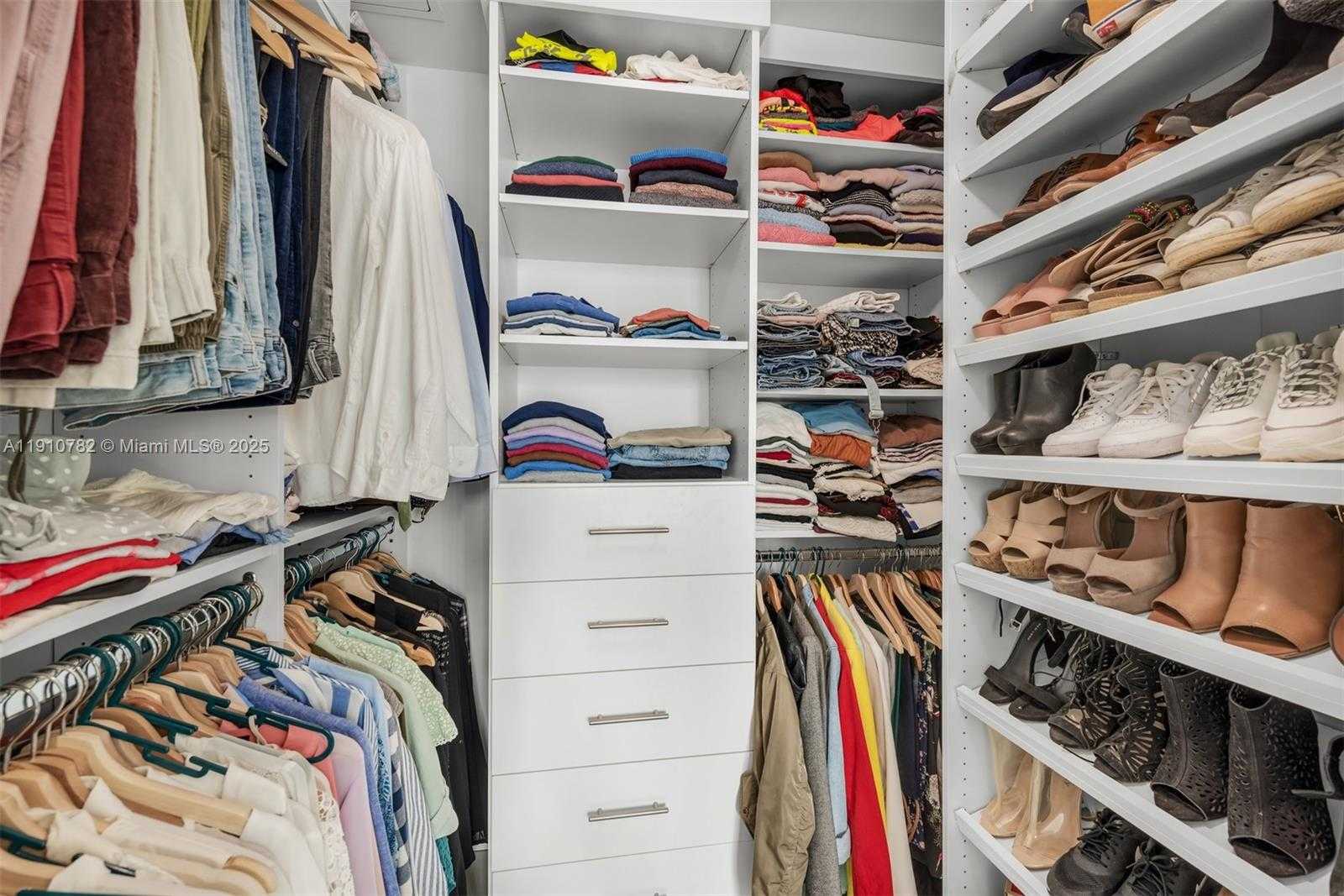 Small Image of 55 SOUTH EAST 6TH ST #2610, Miami Number 13