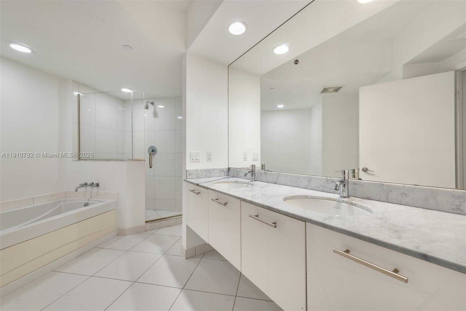 Small Image of 55 SOUTH EAST 6TH ST #2610, Miami Number 5