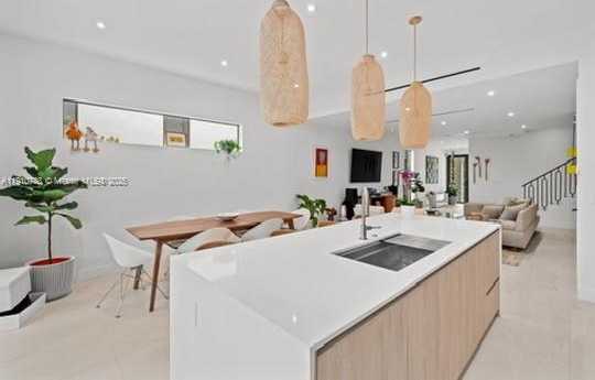 Small Image of 3255 PERCIVAL AVE #3255, Coconut Grove Number 11