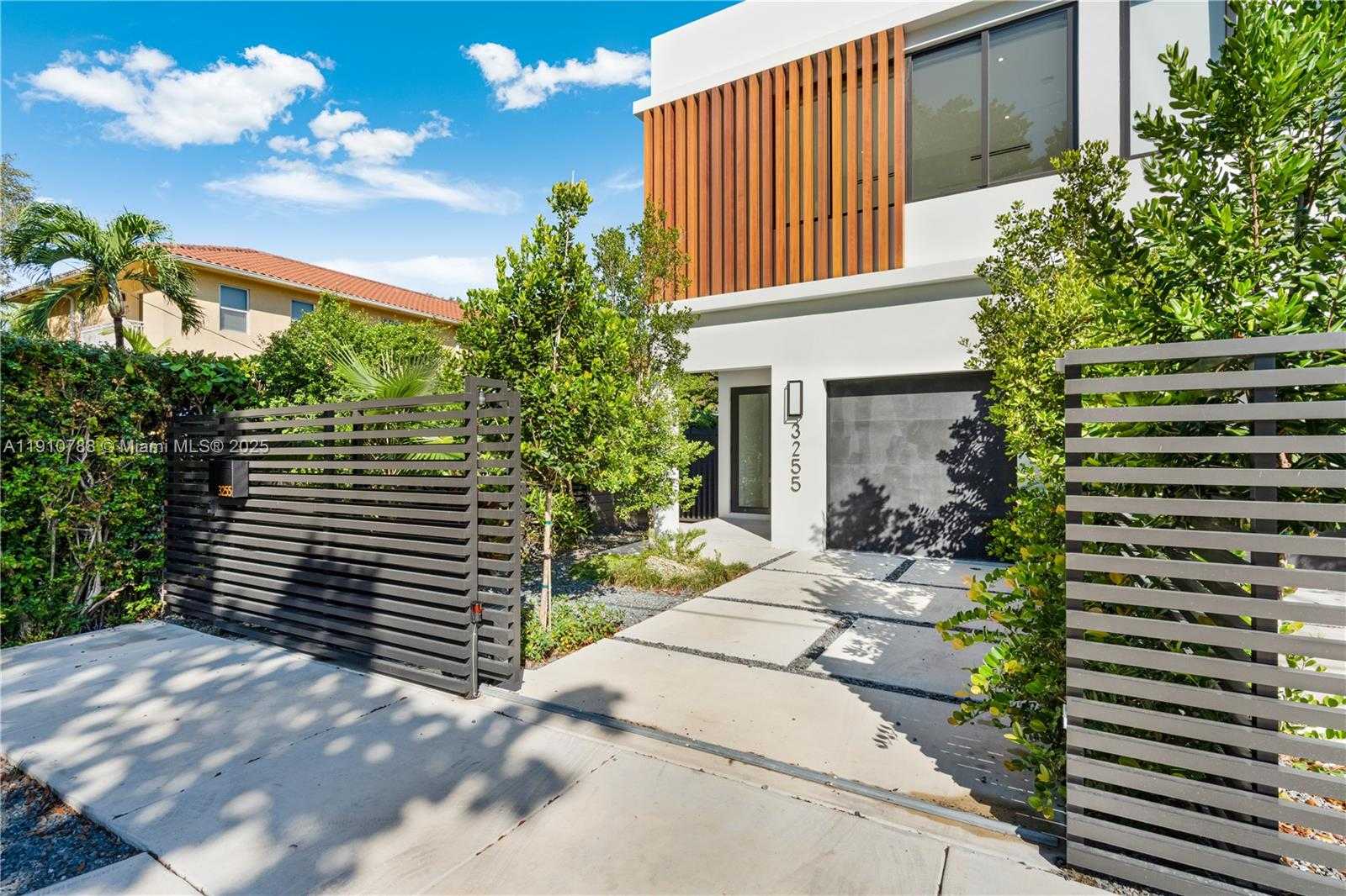 Small Image of 3255 PERCIVAL AVE #3255, Coconut Grove Number 2