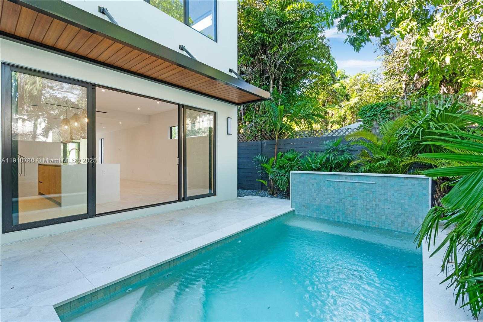 Small Image of 3255 PERCIVAL AVE #3255, Coconut Grove Number 25