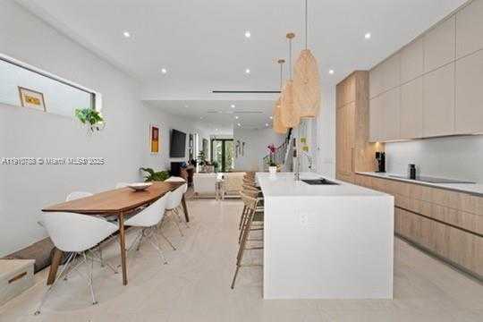 Small Image of 3255 PERCIVAL AVE #3255, Coconut Grove Number 6