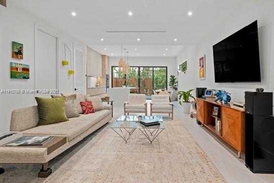 Small Image of 3255 PERCIVAL AVE #3255, Coconut Grove Number 9