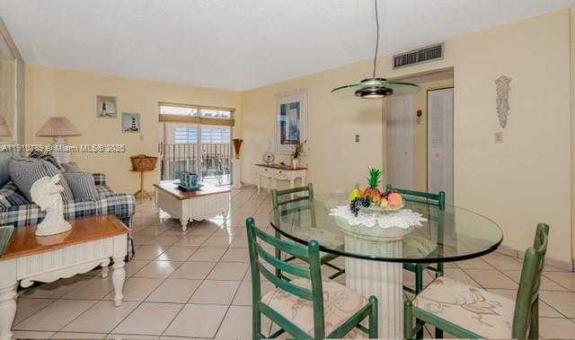 Small Image of 1890 WEST 56TH ST #1423, Hialeah Number 5