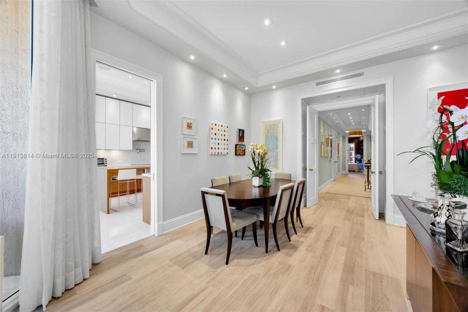 Small Image of 10 EDGEWATER DR #PH-C, Coral Gables Number 10