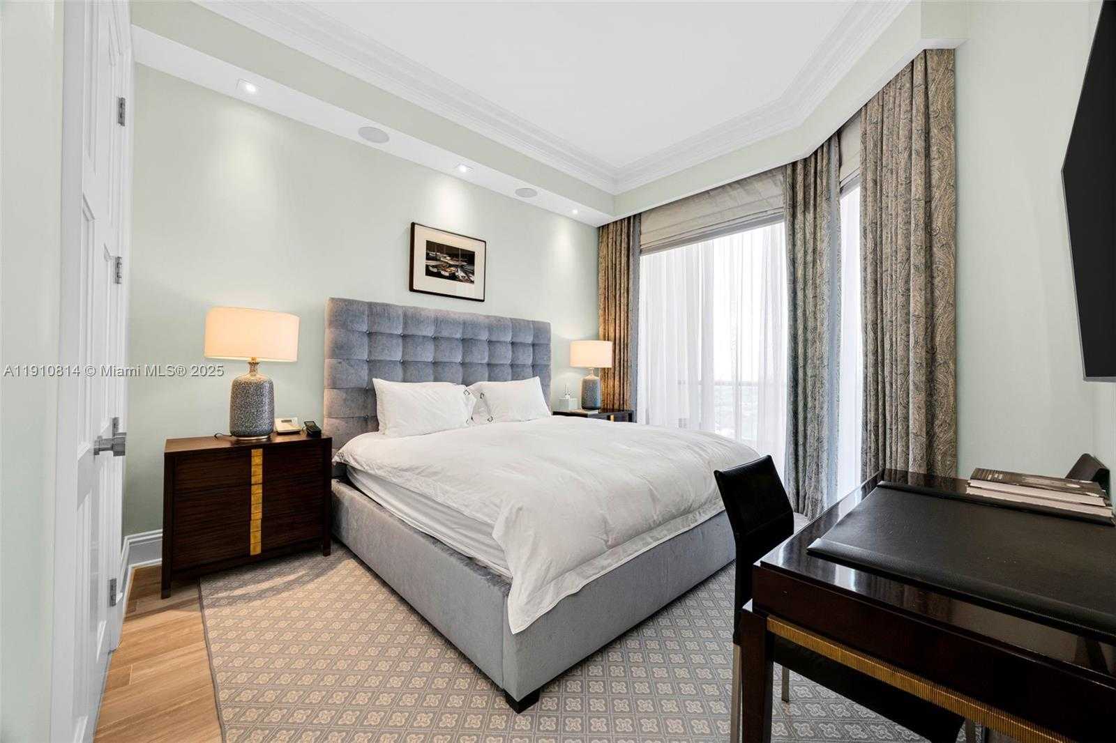 Small Image of 10 EDGEWATER DR #PH-C, Coral Gables Number 27