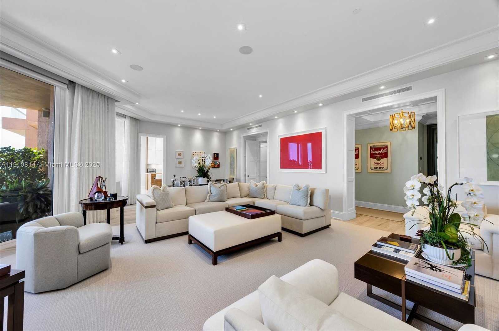 Small Image of 10 EDGEWATER DR #PH-C, Coral Gables Number 4