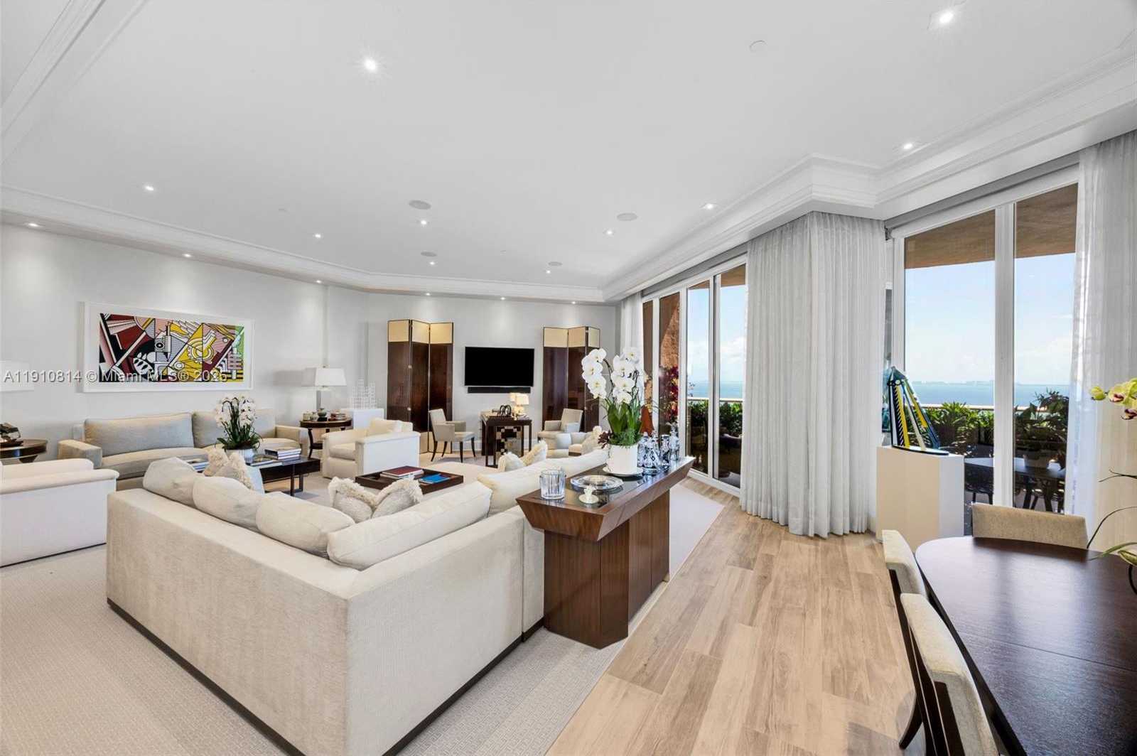 Small Image of 10 EDGEWATER DR #PH-C, Coral Gables Number 5