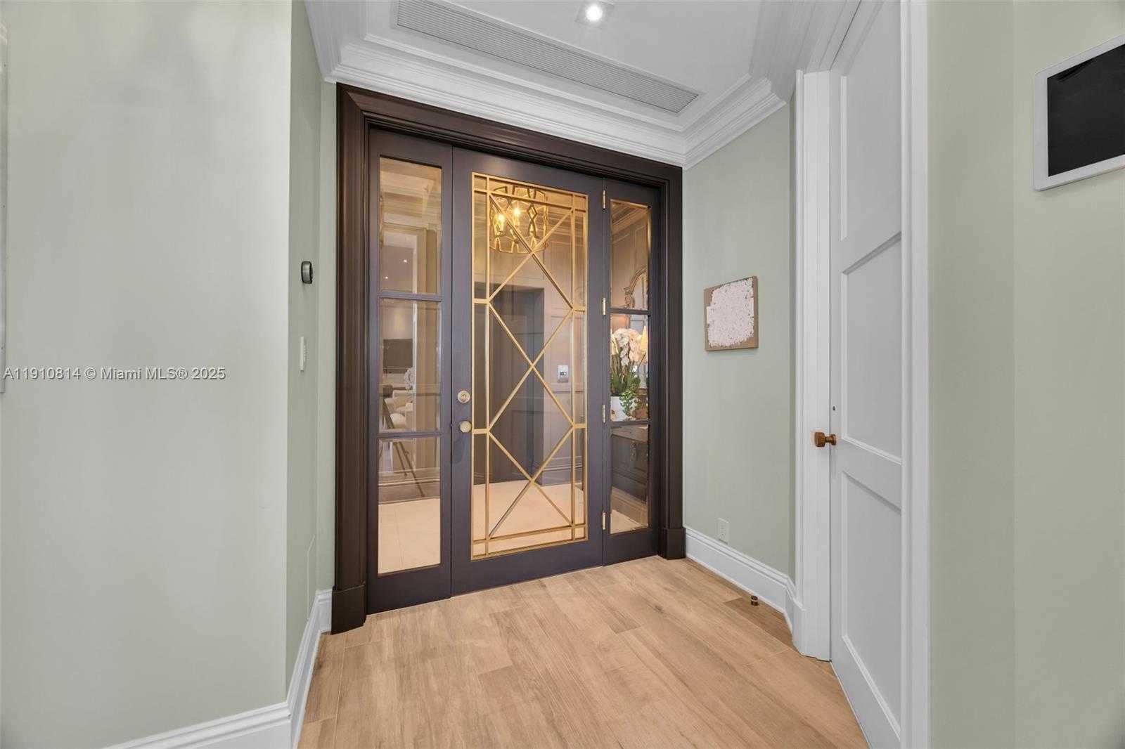 Small Image of 10 EDGEWATER DR #PH-C, Coral Gables Number 8