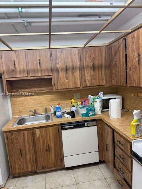 Small Image of 200 LAKEVIEW DR #102, Weston Number 2