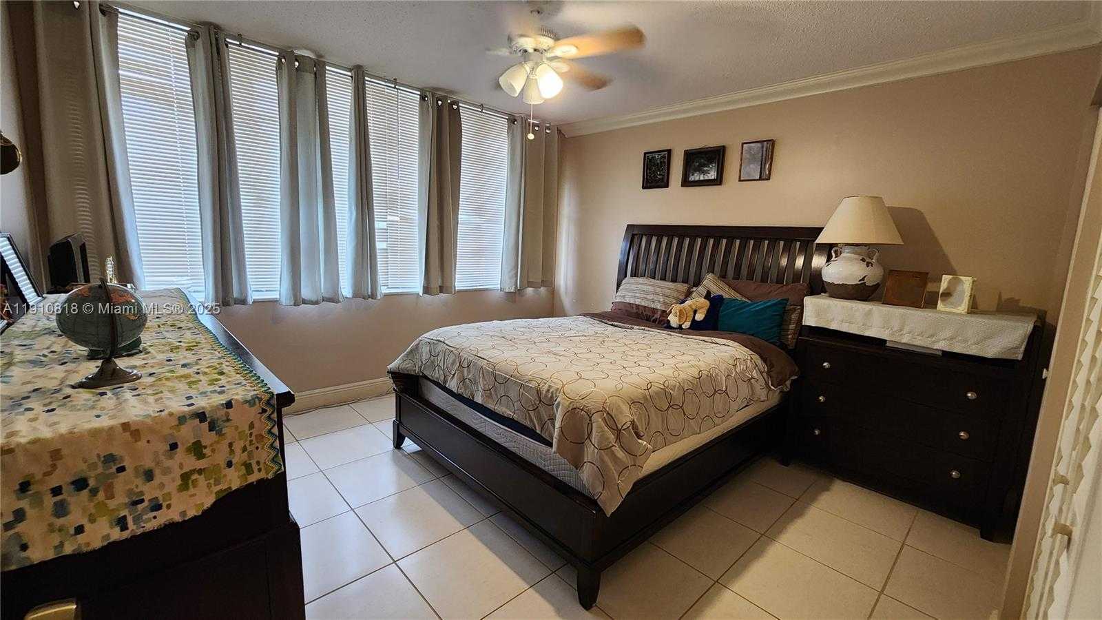 Small Image of 1825 SOUTH OCEAN DR #209, Hallandale Beach Number 10