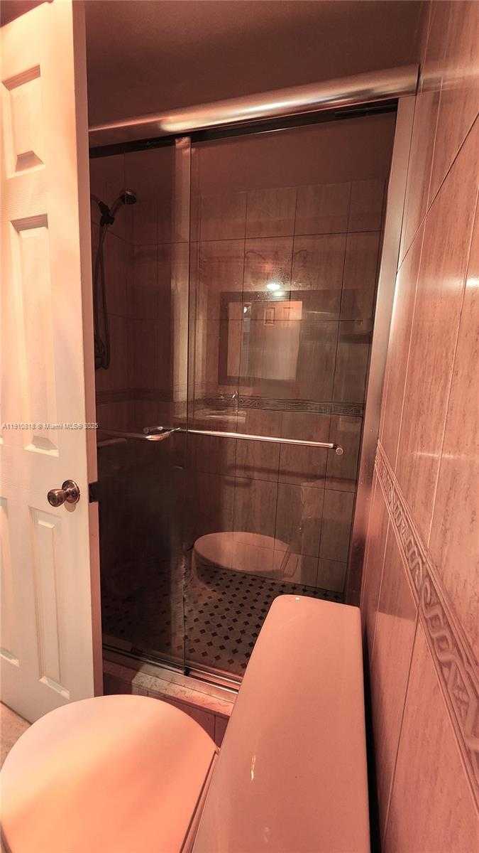 Small Image of 1825 SOUTH OCEAN DR #209, Hallandale Beach Number 13