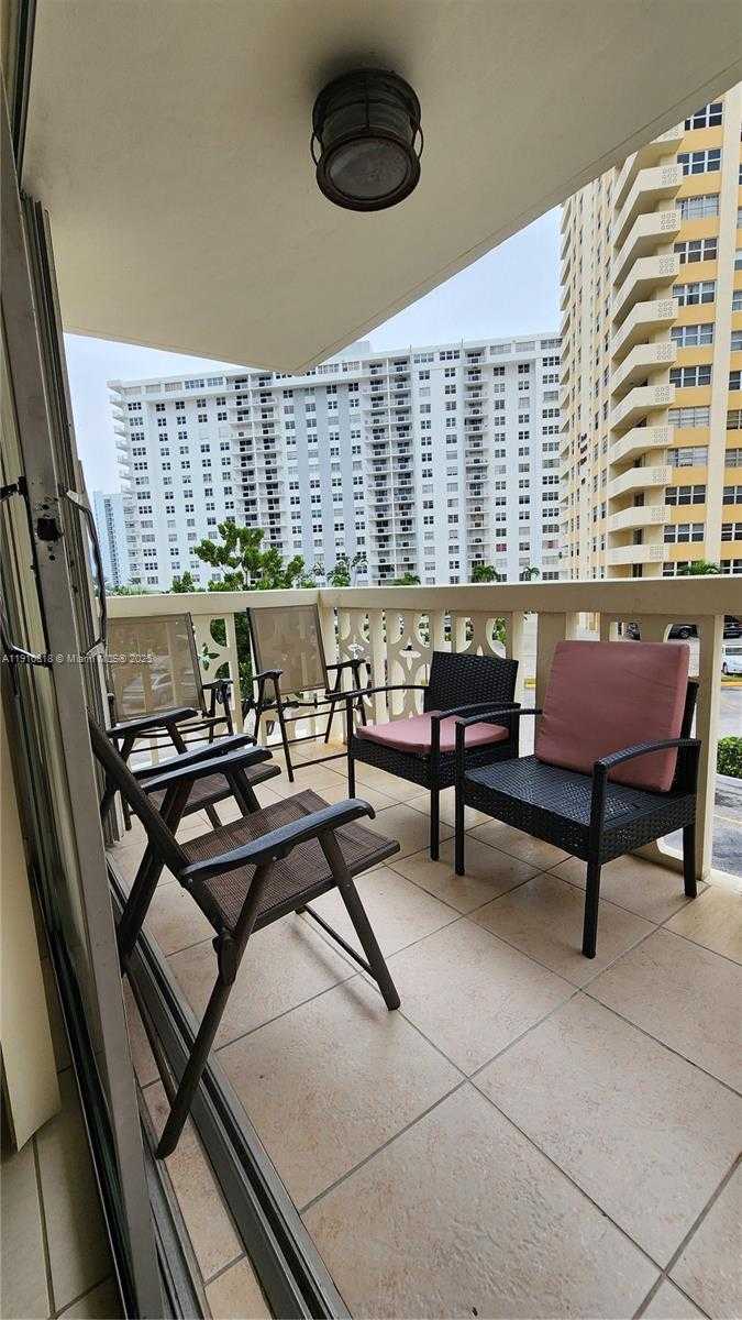Small Image of 1825 SOUTH OCEAN DR #209, Hallandale Beach Number 19