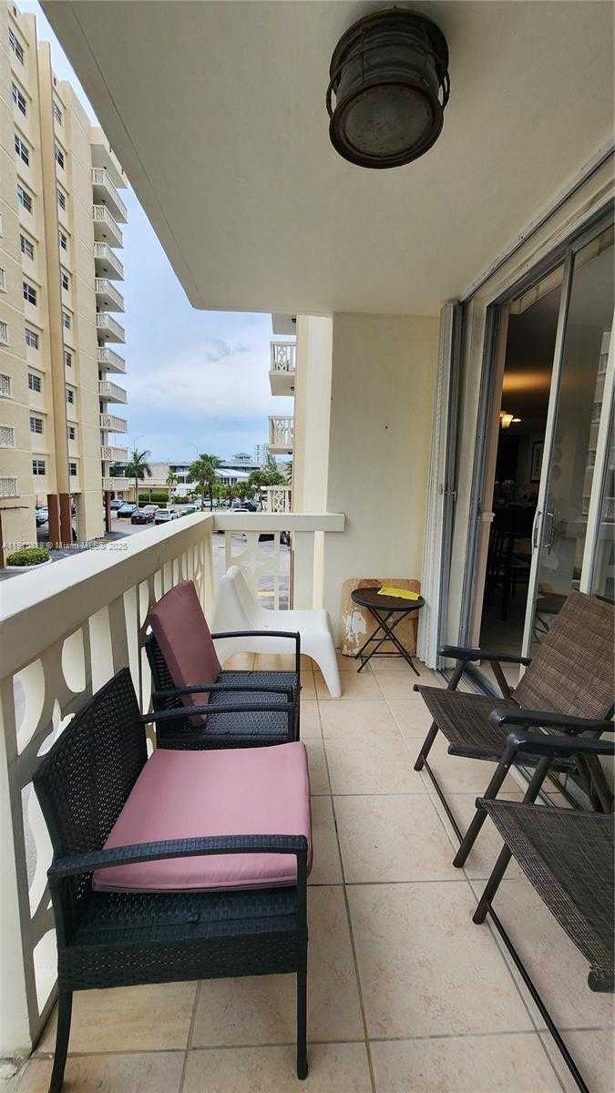 Small Image of 1825 SOUTH OCEAN DR #209, Hallandale Beach Number 20