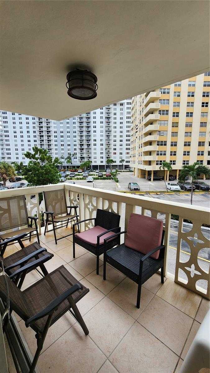Small Image of 1825 SOUTH OCEAN DR #209, Hallandale Beach Number 22
