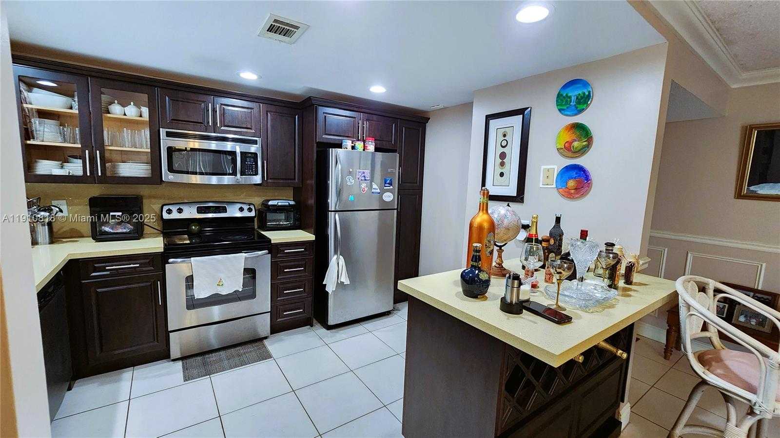 Small Image of 1825 SOUTH OCEAN DR #209, Hallandale Beach Number 25