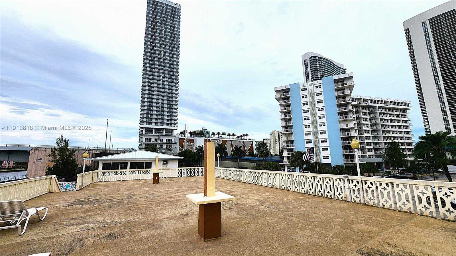 Small Image of 1825 SOUTH OCEAN DR #209, Hallandale Beach Number 38