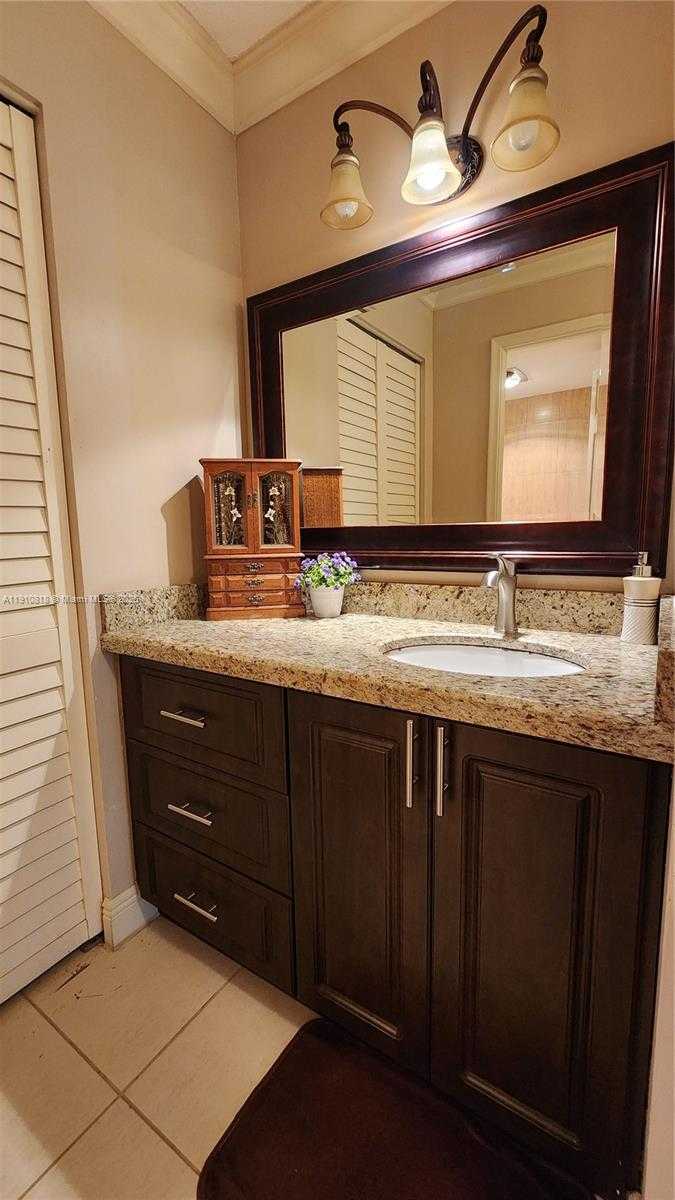 Small Image of 1825 SOUTH OCEAN DR #209, Hallandale Beach Number 8