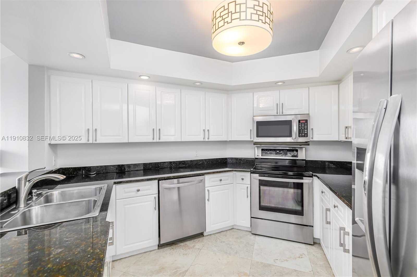 Small Image of 1800 SUNSET HARBOUR DR #715, Miami Beach Number 10