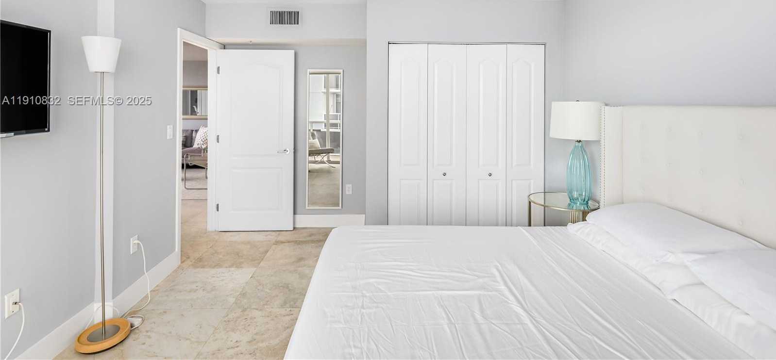 Small Image of 1800 SUNSET HARBOUR DR #715, Miami Beach Number 19