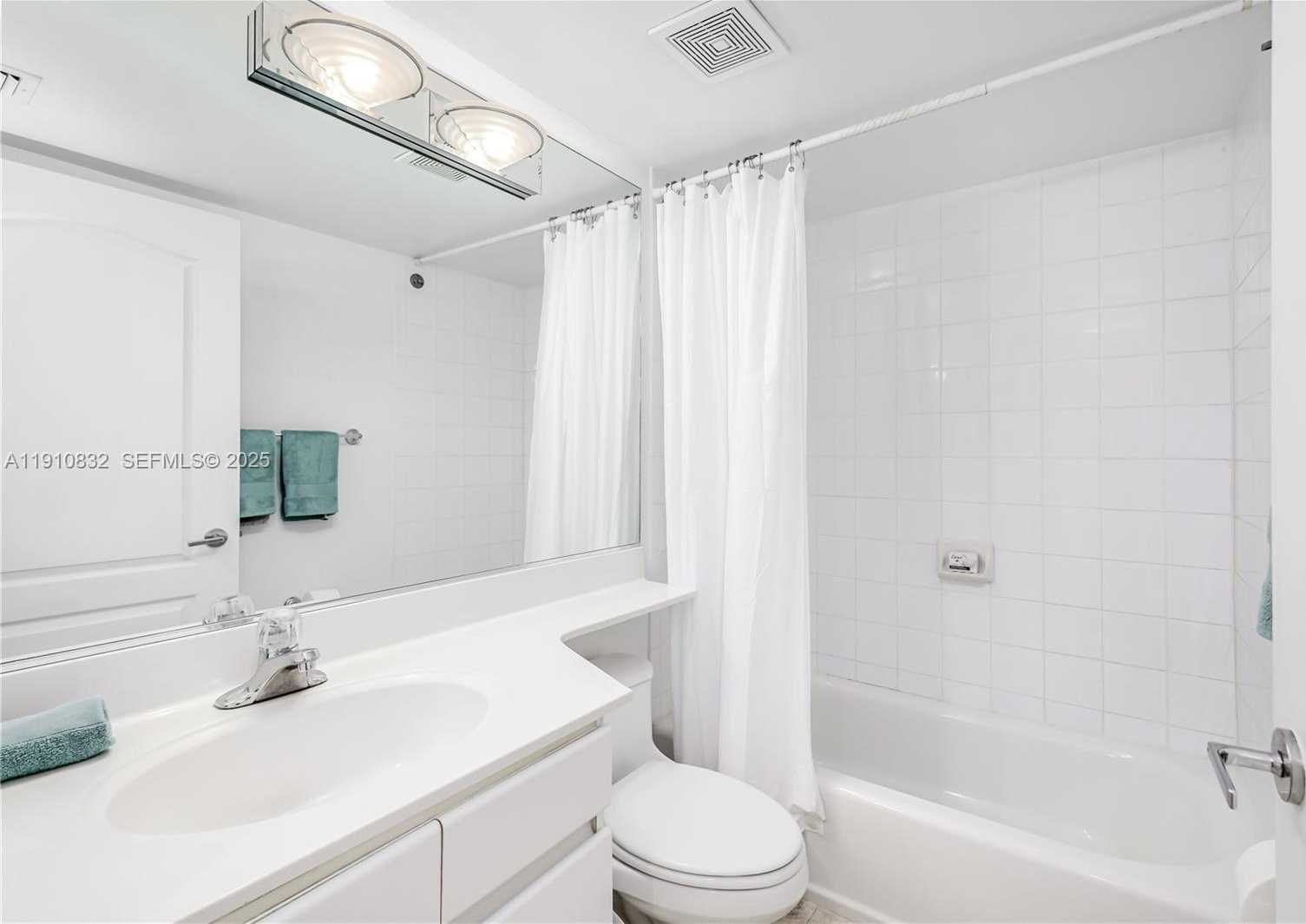 Small Image of 1800 SUNSET HARBOUR DR #715, Miami Beach Number 20