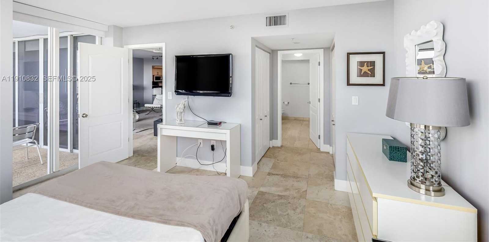 Small Image of 1800 SUNSET HARBOUR DR #715, Miami Beach Number 22