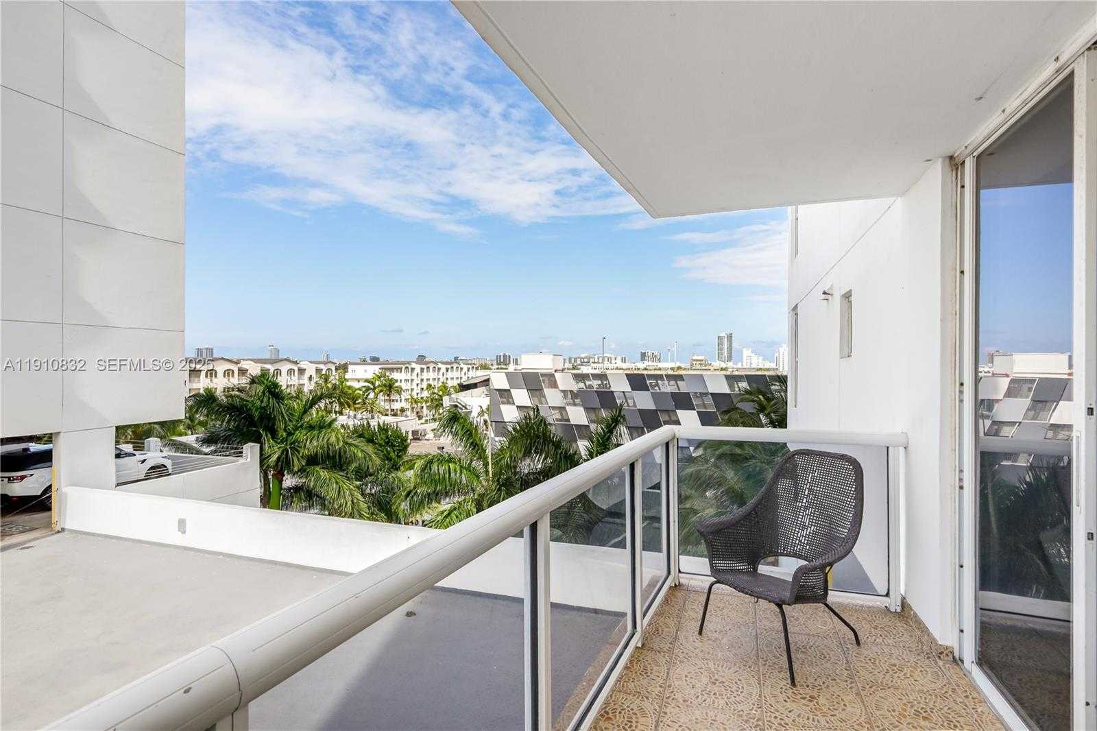 Small Image of 1800 SUNSET HARBOUR DR #715, Miami Beach Number 25