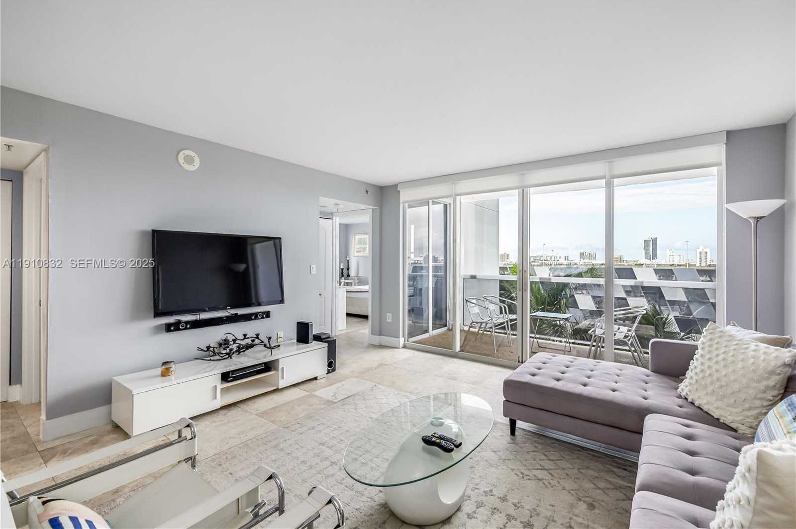 Small Image of 1800 SUNSET HARBOUR DR #715, Miami Beach Number 4