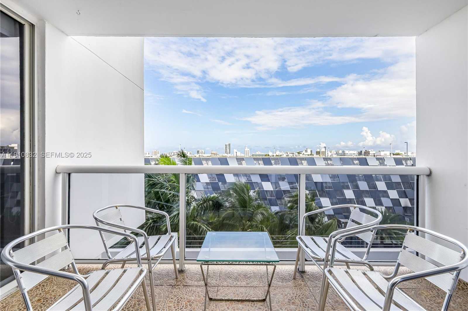 Small Image of 1800 SUNSET HARBOUR DR #715, Miami Beach Number 5