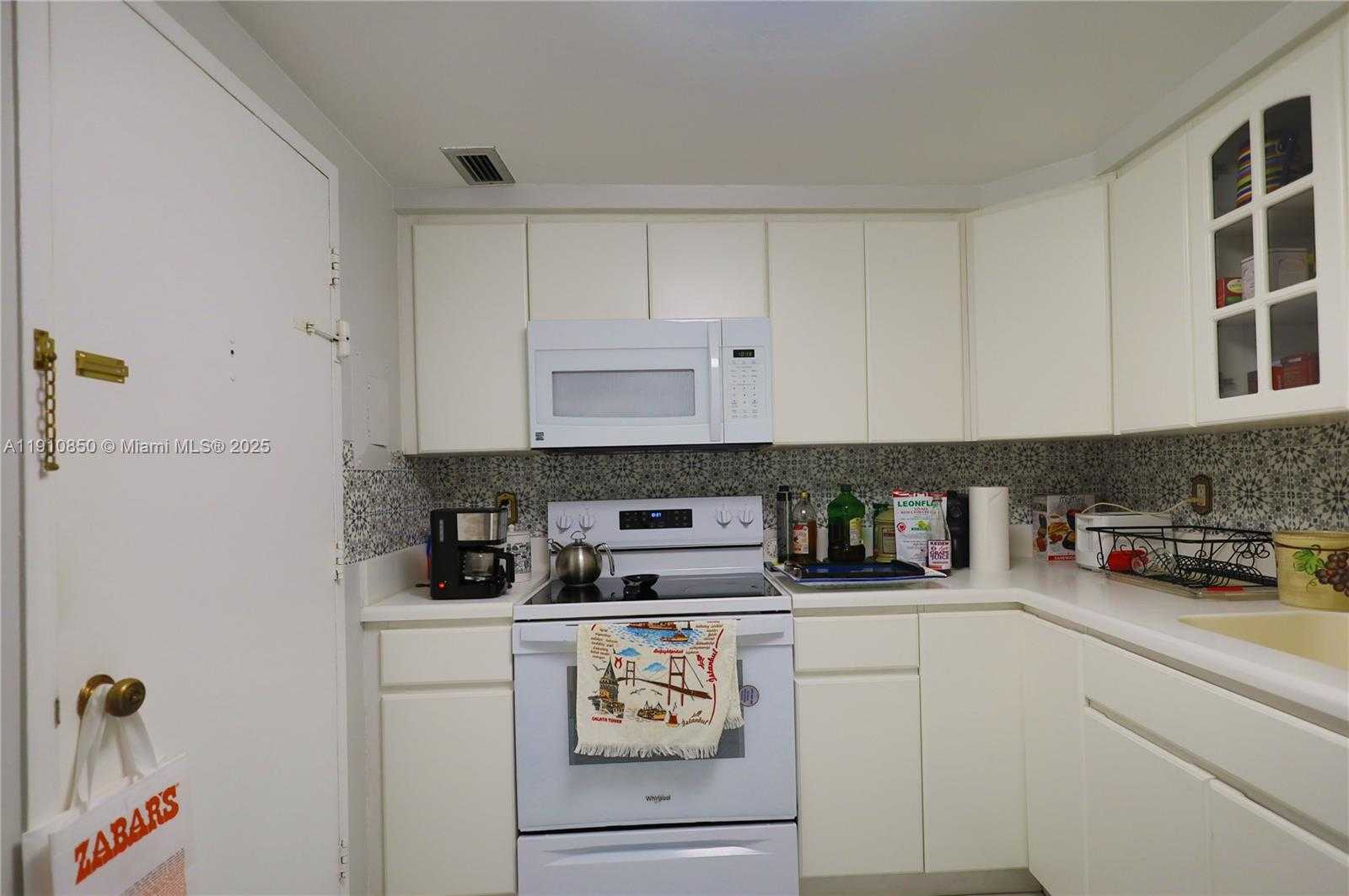 Small Image of 9225 COLLINS AVE #Penthouse C, Surfside Number 32