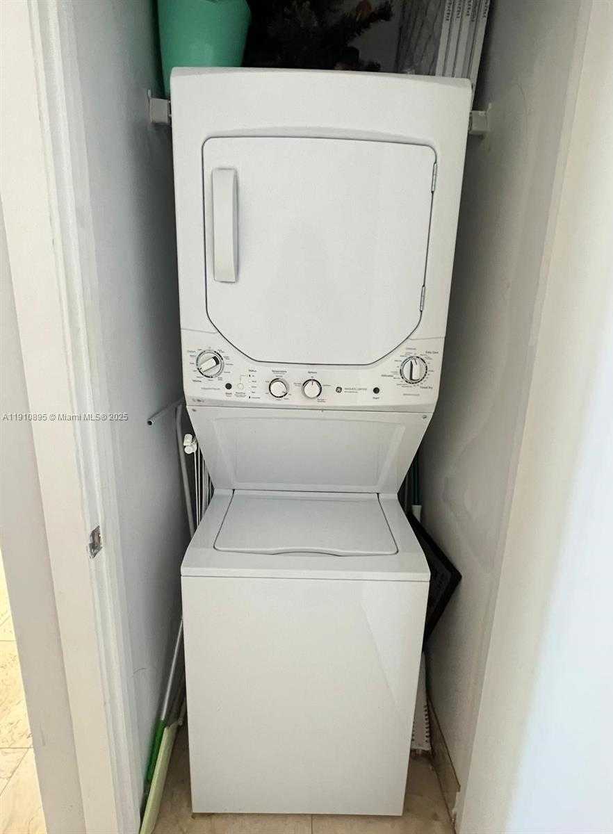 Small Image of 1050 BRICKELL AVE #1904, Miami Number 9