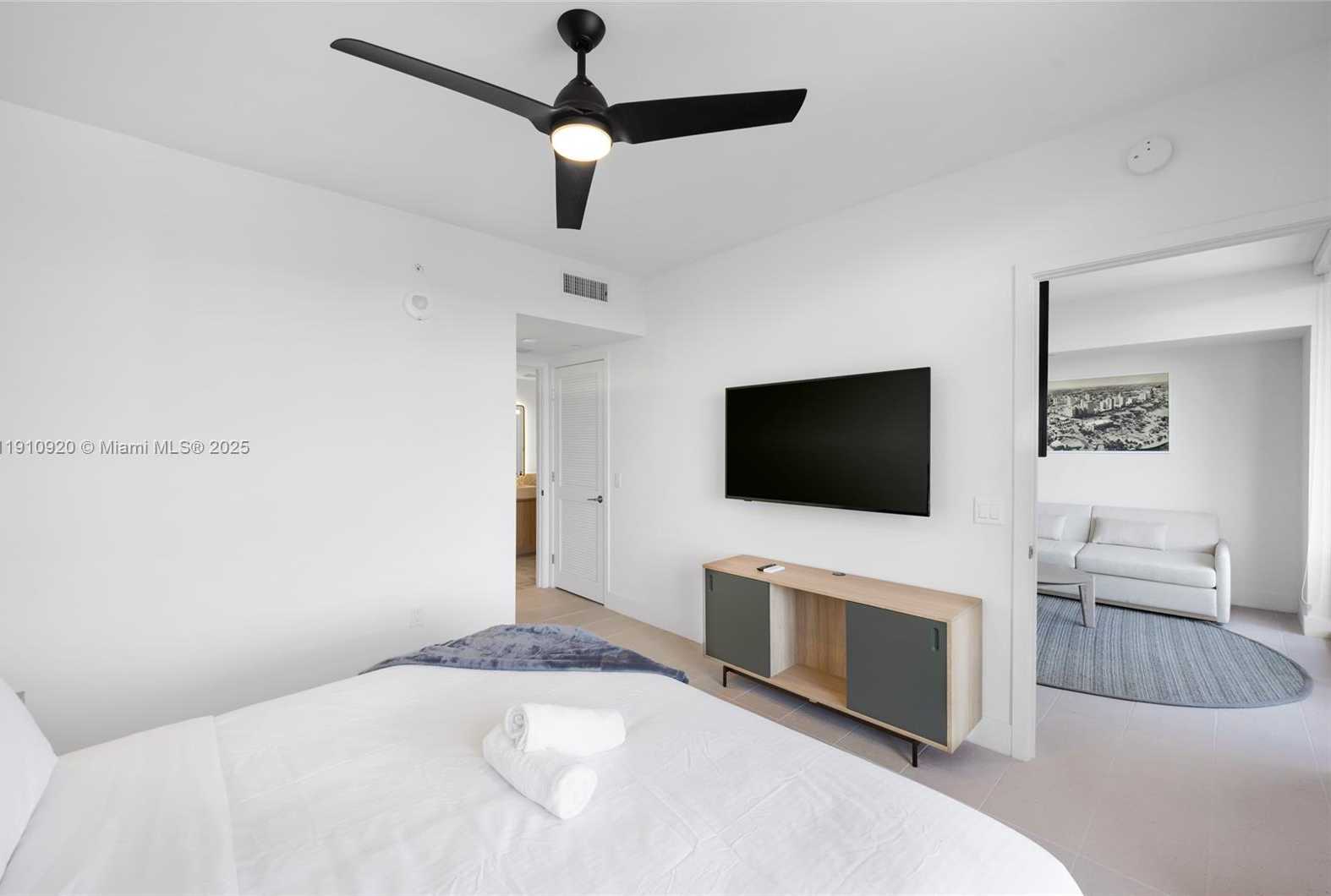 Small Image of 159 NORTH EAST 6TH ST #4007, Miami Number 20