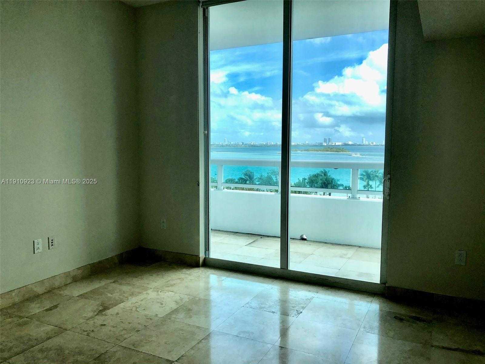 Small Image of 1800 NORTH BAYSHORE DR #605, Miami Number 12