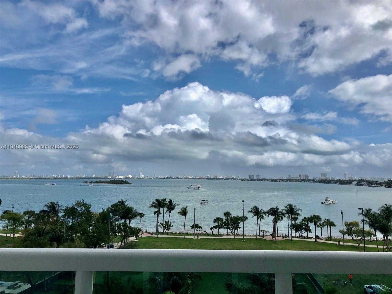 Small Image of 1800 NORTH BAYSHORE DR #605, Miami Number 16