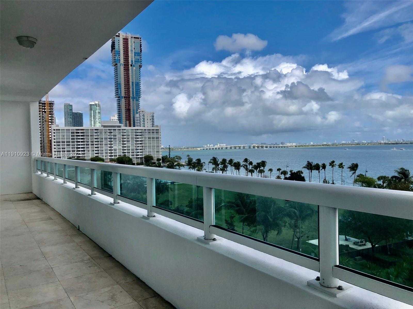 Small Image of 1800 NORTH BAYSHORE DR #605, Miami Number 17