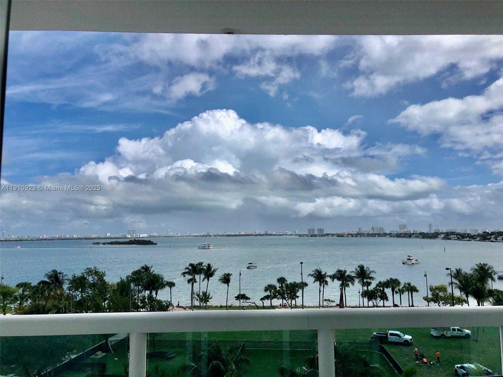 Small Image of 1800 NORTH BAYSHORE DR #605, Miami Number 19