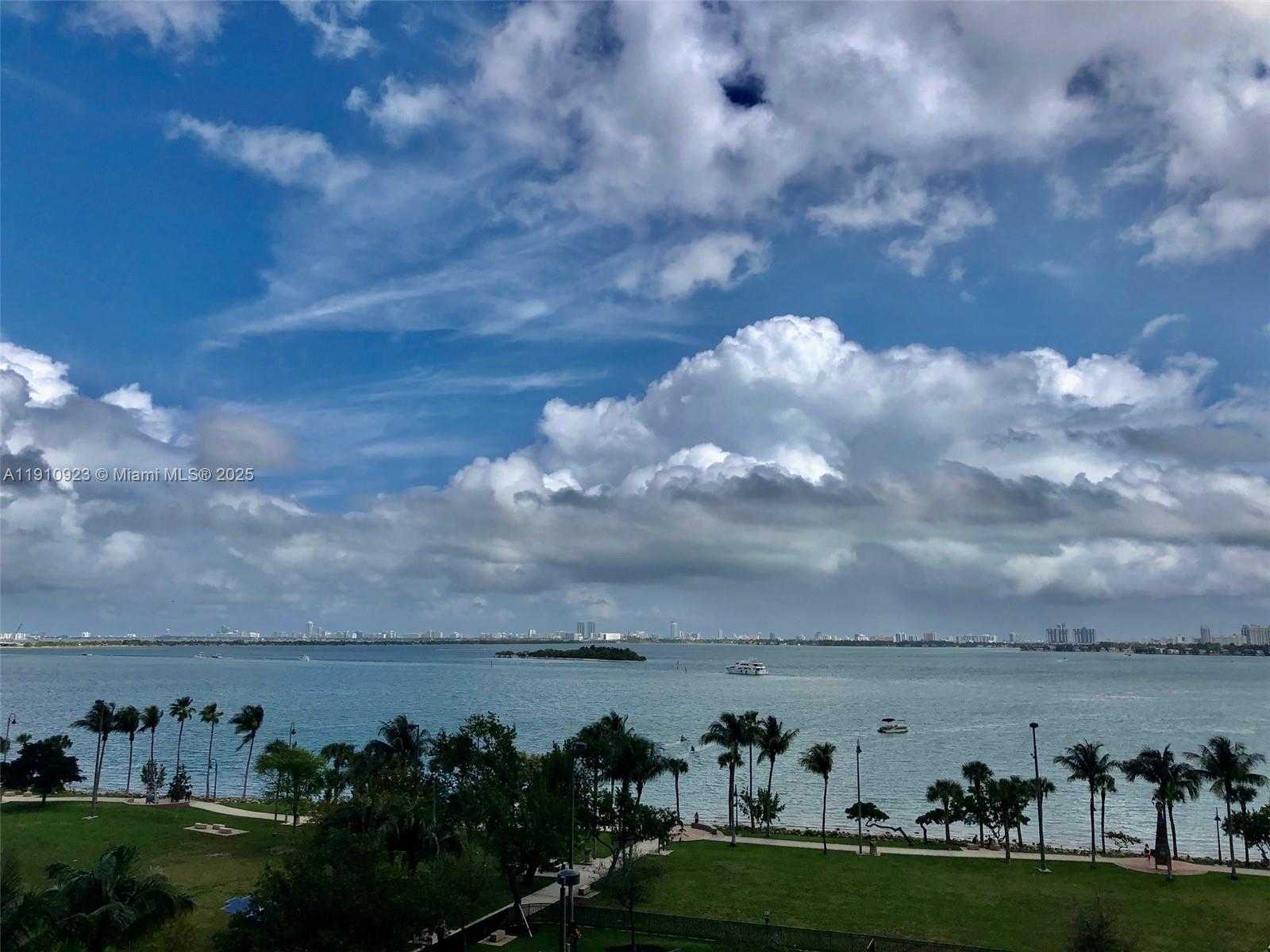 Small Image of 1800 NORTH BAYSHORE DR #605, Miami Number 20