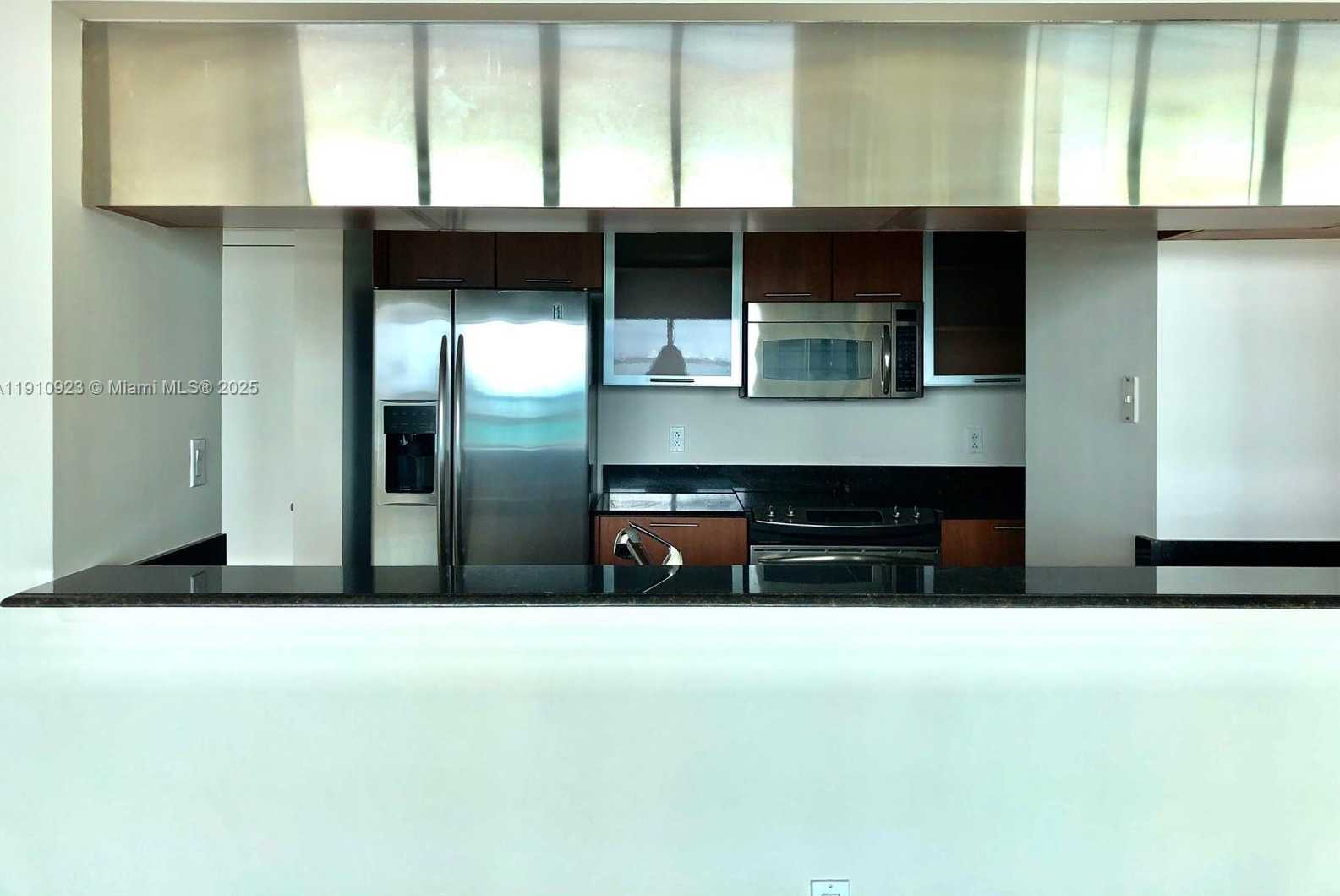 Small Image of 1800 NORTH BAYSHORE DR #605, Miami Number 6