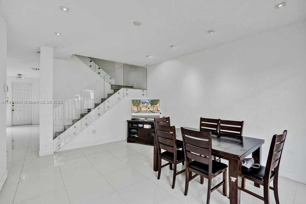 Small Image of 12931 SOUTH WEST 134TH TER, Miami Number 18