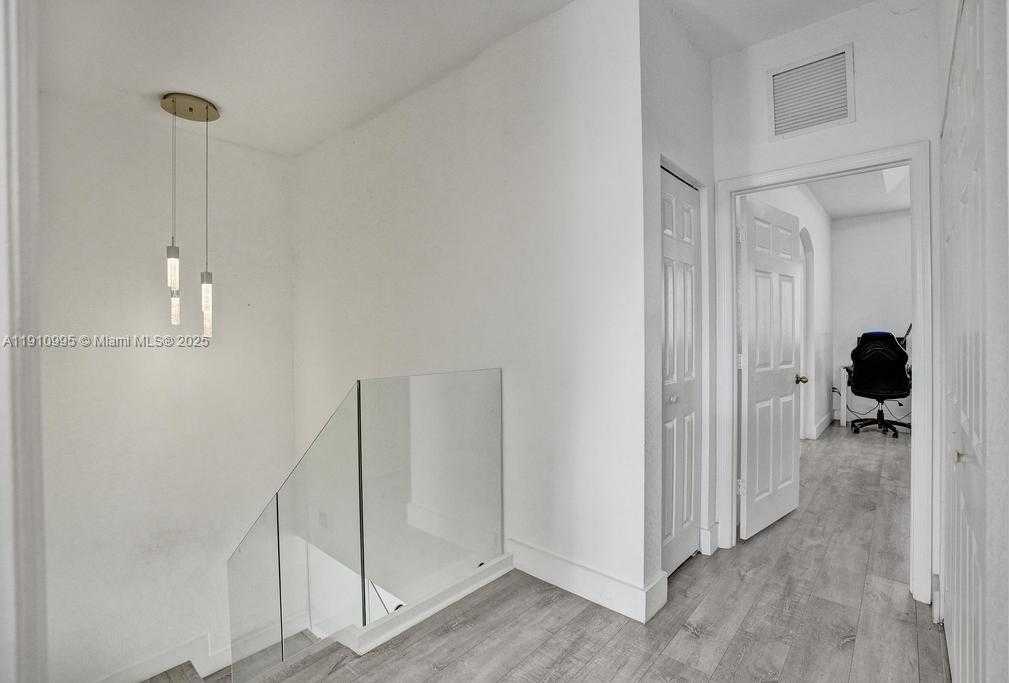 Small Image of 12931 SOUTH WEST 134TH TER, Miami Number 20