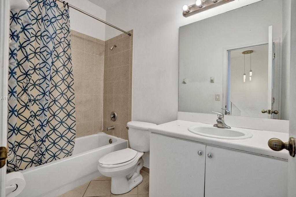 Small Image of 12931 SOUTH WEST 134TH TER, Miami Number 22