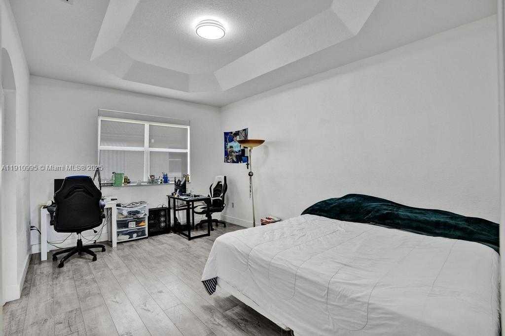 Small Image of 12931 SOUTH WEST 134TH TER, Miami Number 29