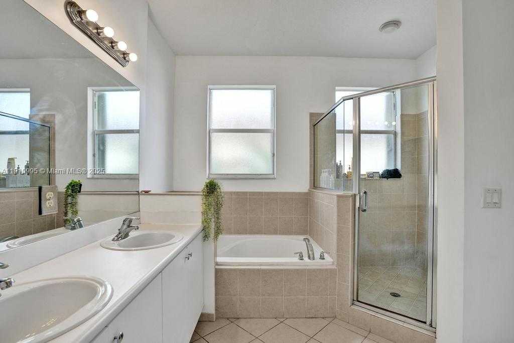 Small Image of 12931 SOUTH WEST 134TH TER, Miami Number 30