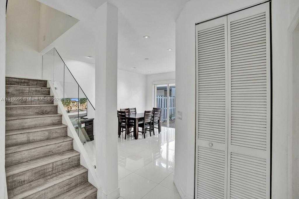 Small Image of 12931 SOUTH WEST 134TH TER, Miami Number 9