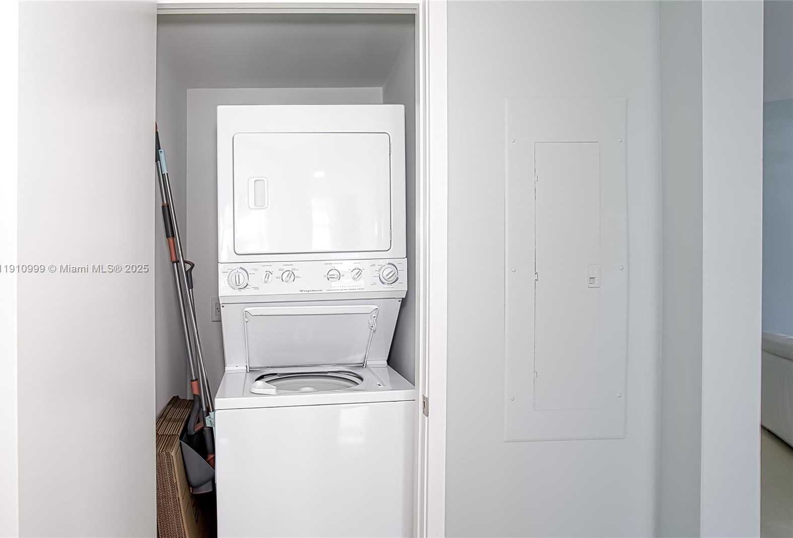 Small Image of 18201 COLLINS AVE #1701, Sunny Isles Beach Number 36