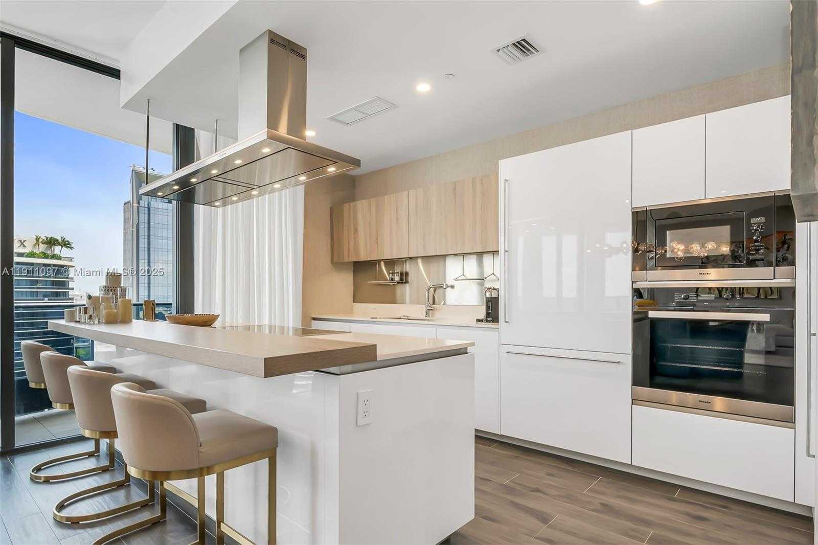 Small Image of 1000 BRICKELL PLZ #PH5807, Miami Number 24