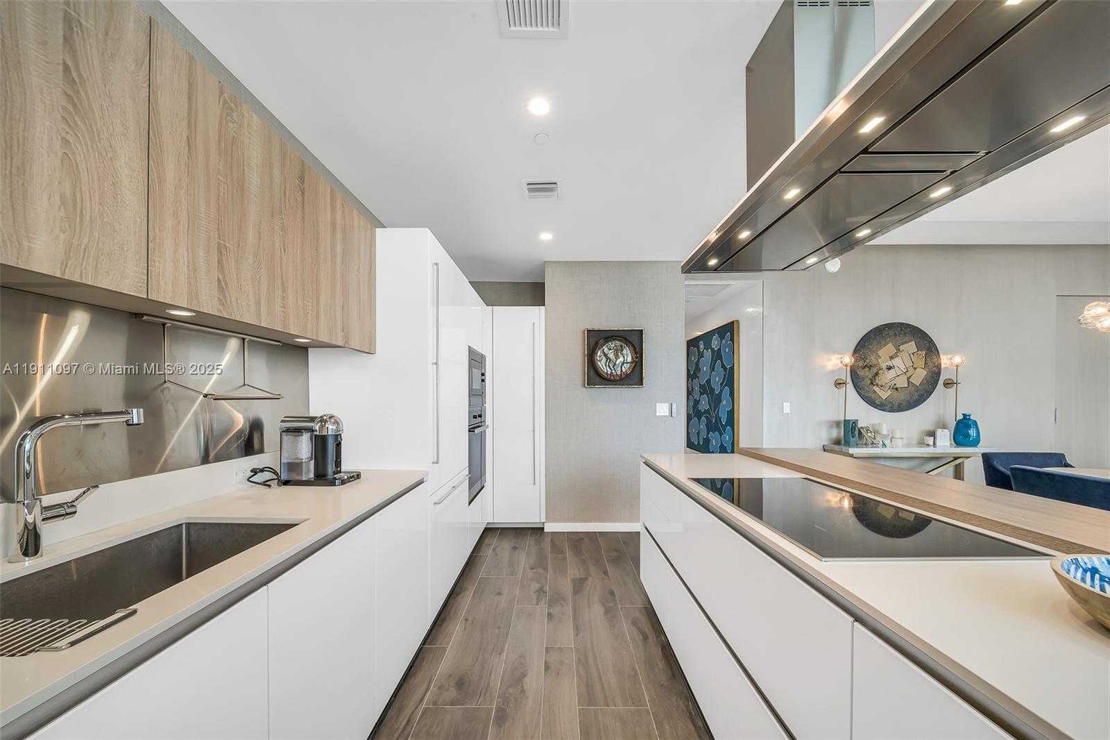 Small Image of 1000 BRICKELL PLZ #PH5807, Miami Number 25