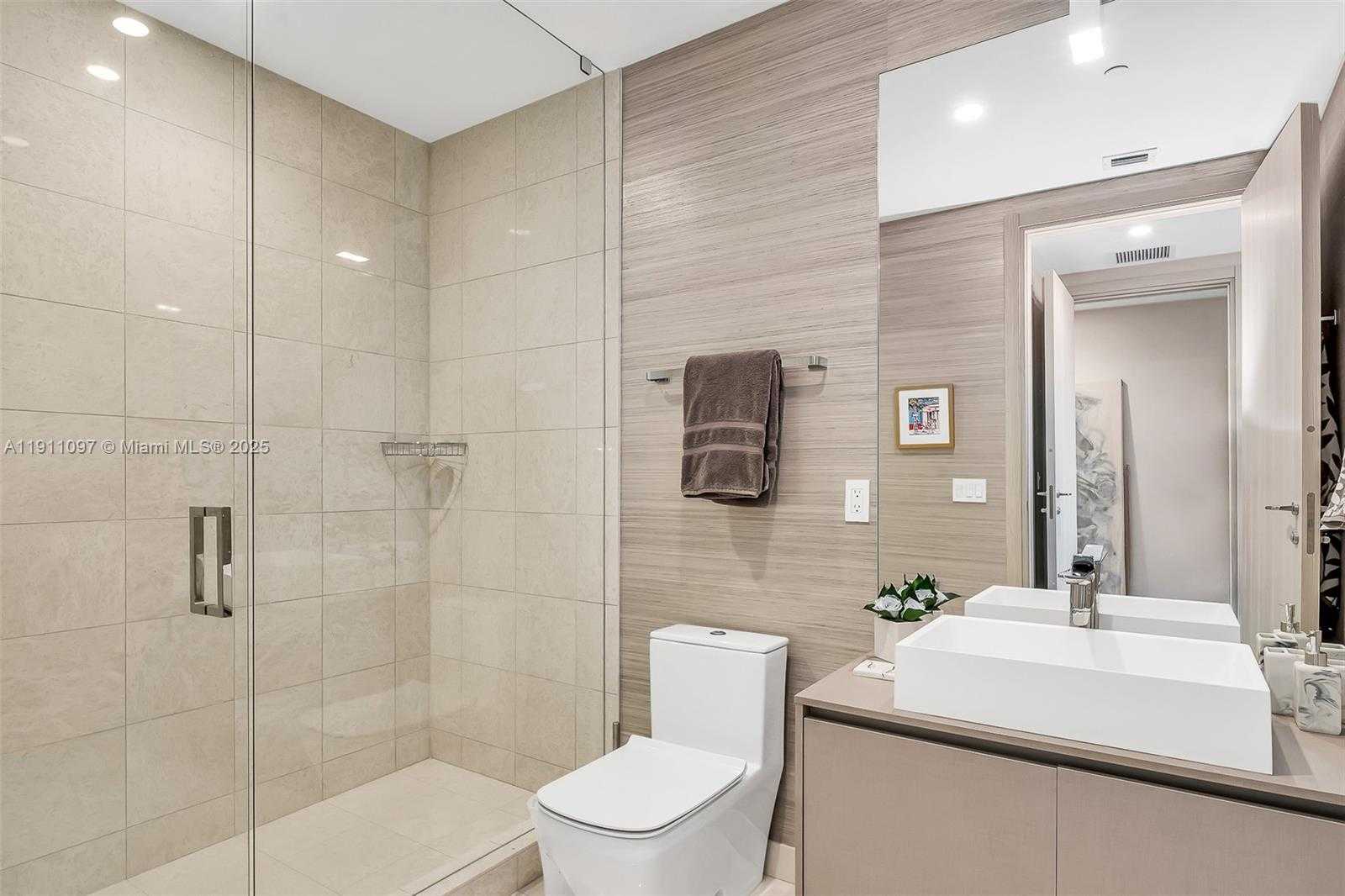 Small Image of 1000 BRICKELL PLZ #PH5807, Miami Number 29